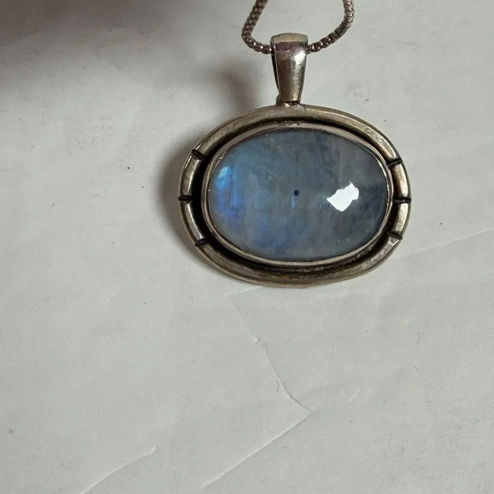 H Rose 925 Sterling Silver Rainbow Moonstone Pendant Necklace 22